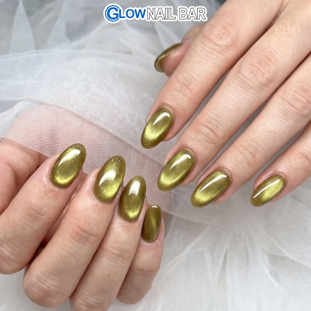 Glow Nail Bar 